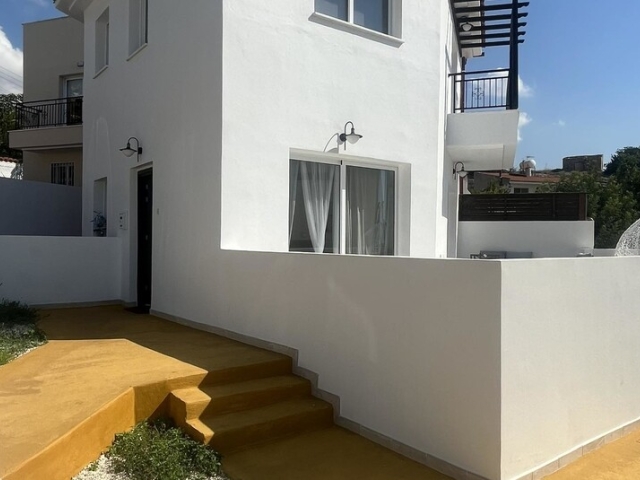 2 bedrooms House Semi Detached House in Peyia, Paphos